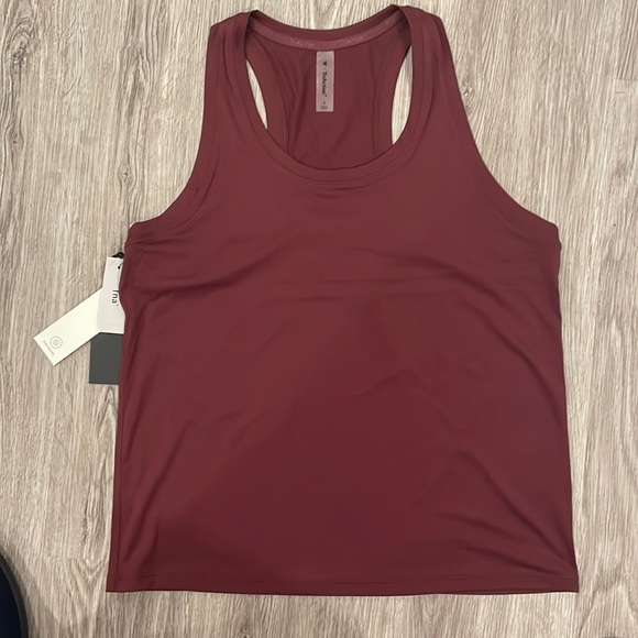 Brand new Aritzia TnAction small tank top - Picture 3 of 8